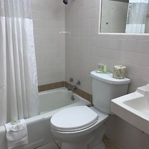 Queen Room No Pets